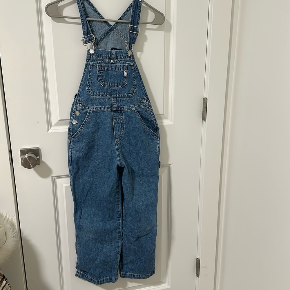 Vintage90sGuess overalls,girls size small,inseam is 20 inches! Perfect condition
